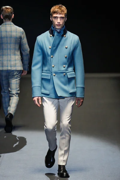Look 3